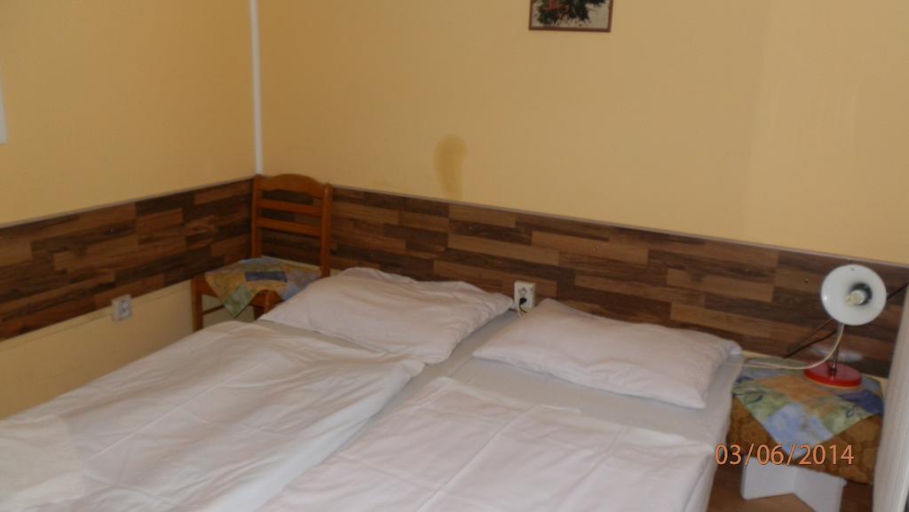 Penzion Marina Pri Slovenskej Restauracii Brezno Room photo